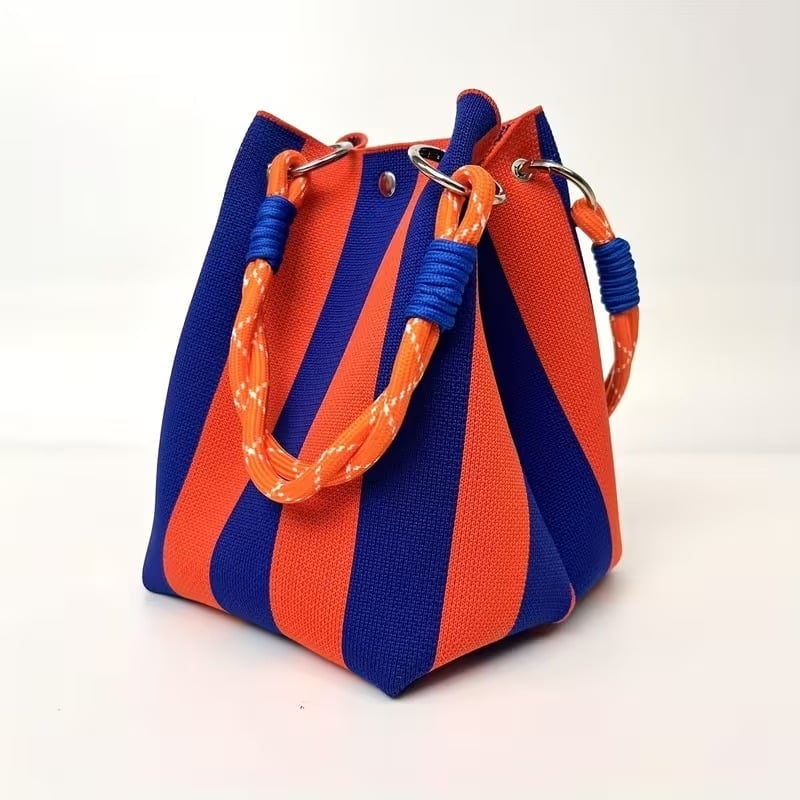 👜✨ LIMITED-TIME 50% KORTING! Stop met het slepen van saaie tassen! Deze handgemaakte boho bucket bag met 8+ kleuren is licht, uniek, en maakt élke zomeroutfit af.