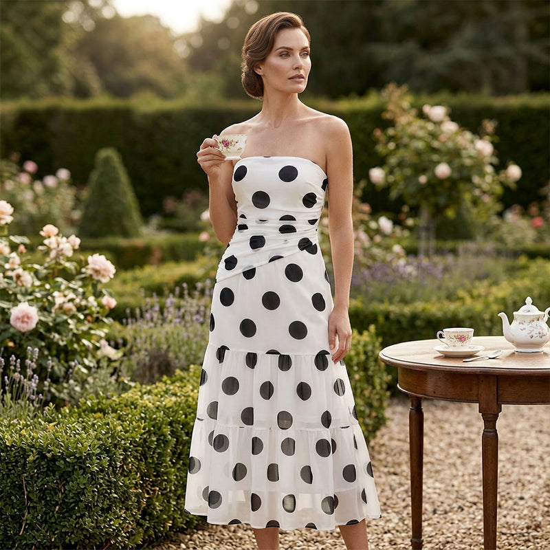 Elegante Strapless Jurk Met Stippen & Gelaagde Rok – Speels & Vrouwelijk