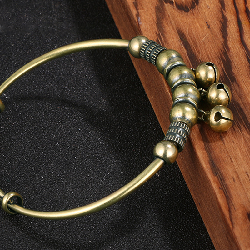 ✨ TIJDELIJKE AANBIEDING: 50 % KORTING! ✨ Verstelbare armband met belletjes – vintage messing, kralen, rinkelend geluid, licht van gewicht 💫