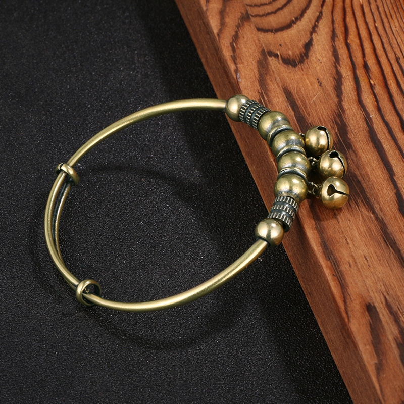 ✨ TIJDELIJKE AANBIEDING: 50 % KORTING! ✨ Verstelbare armband met belletjes – vintage messing, kralen, rinkelend geluid, licht van gewicht 💫
