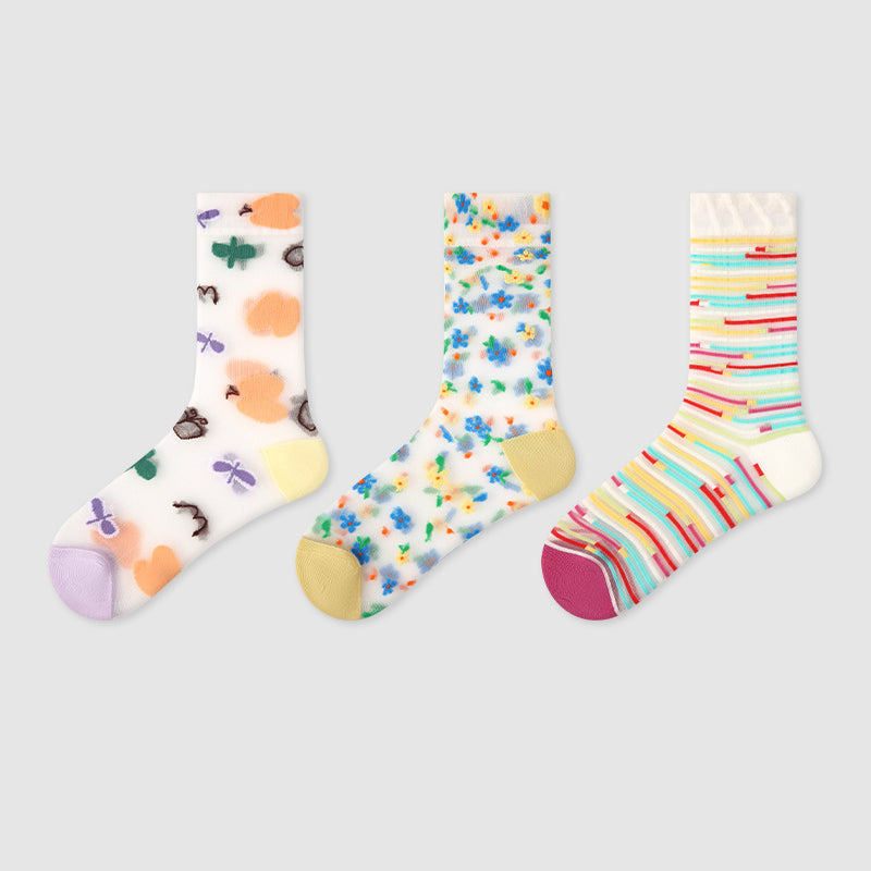 Dunne rondgebreide sokken voor dames met speelse patronen