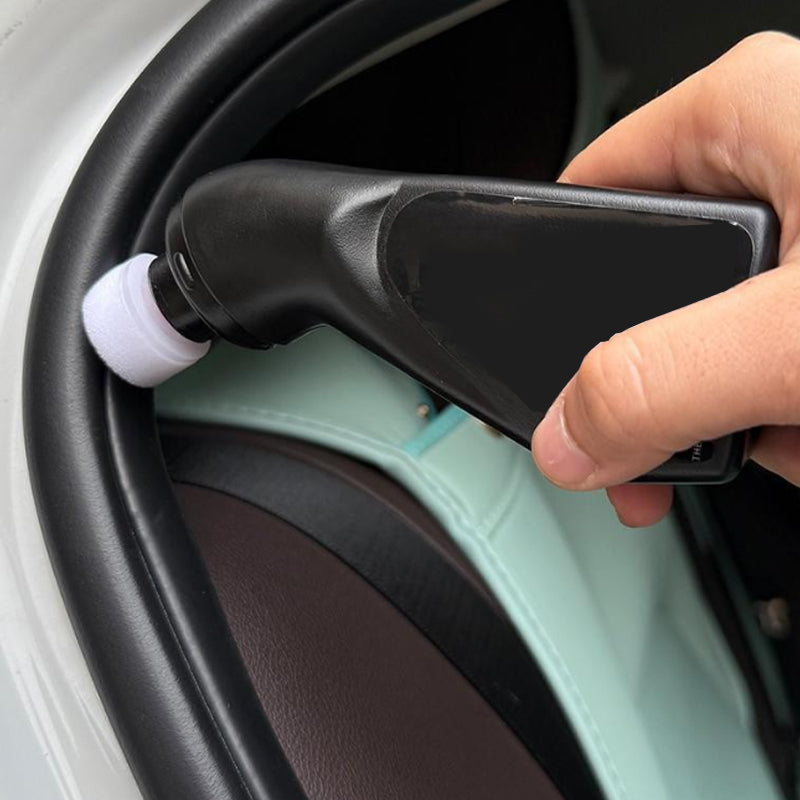 Conditioner voor kunststof en rubber in de auto, inclusief applicator